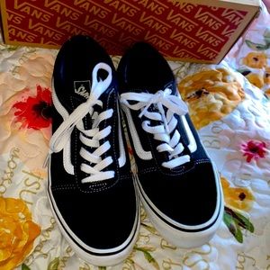 Vans(ward) size 6Y